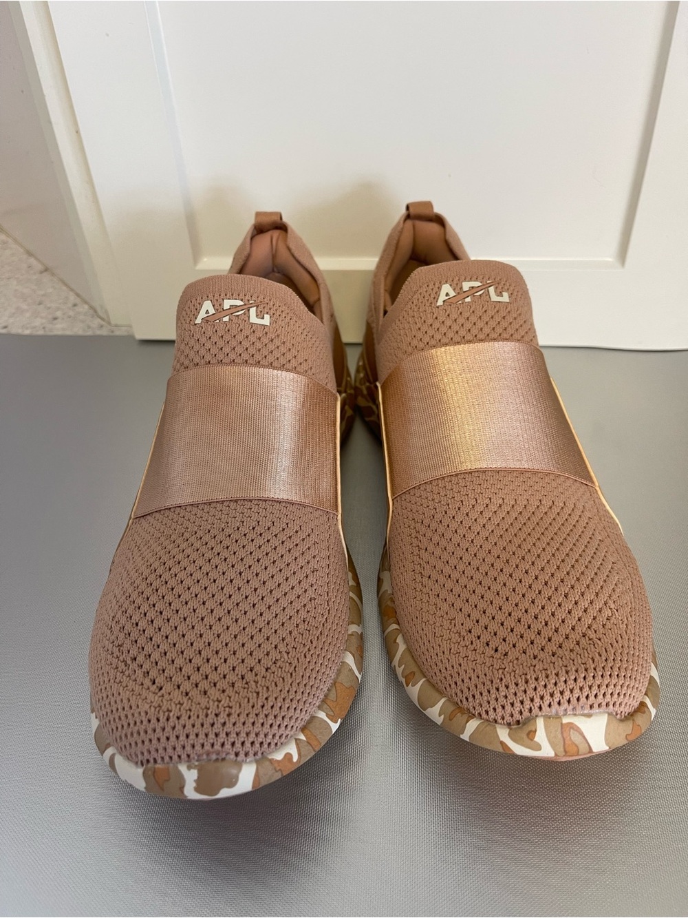 APL TechLoom Slip-On Mesh Sneakers - Caramel Almond Leopard Running Shoes- Sz 11